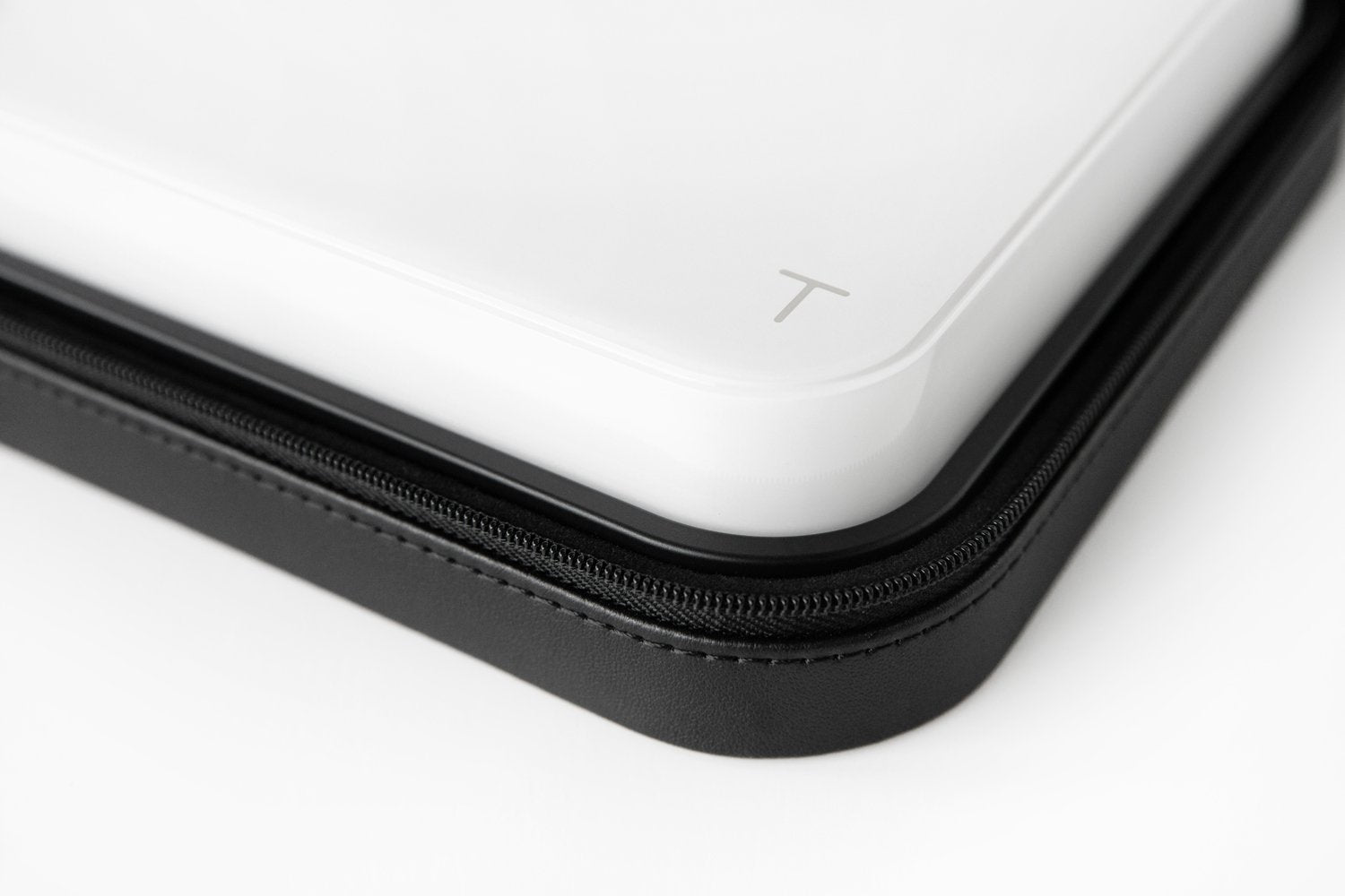 Image of Pearl Carrying Case
